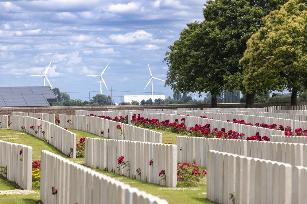 LIJSSENTHOEK MILITARY CEMETERY © Jan D'Hondt Ateljé D